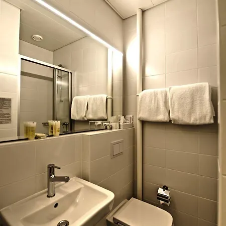 Montana Hotel 3*